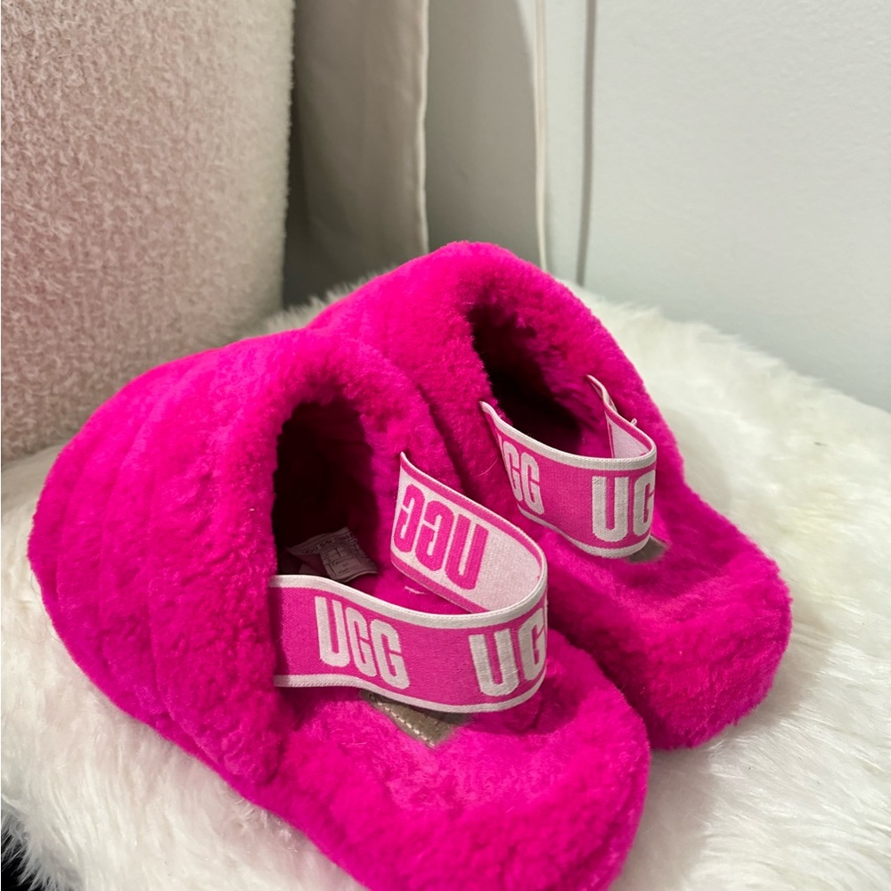 UGGs slippers - Picture 3 of 4